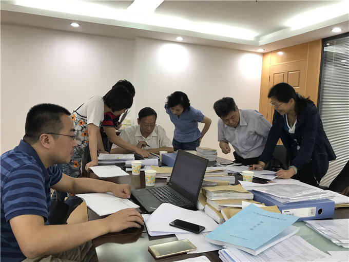 集团开展违规吃喝专项整治“回头看”和“三重一大”决策制度监督检查反馈问题整改“回头看”检查