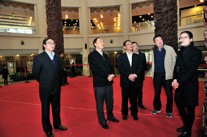 马秋林副省长到苏豪控股集团调研