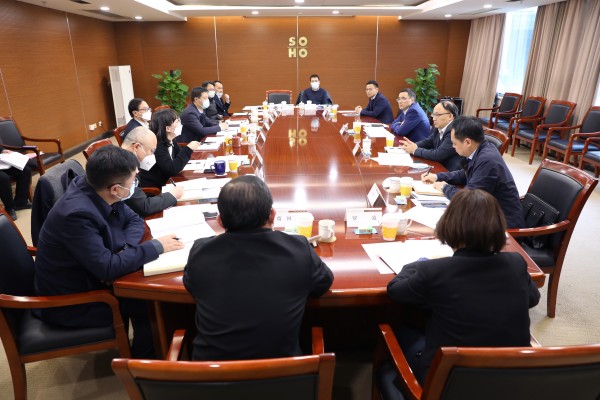 省国资委副主任何元胜到苏豪控股集团调研指导工作_副本.jpg